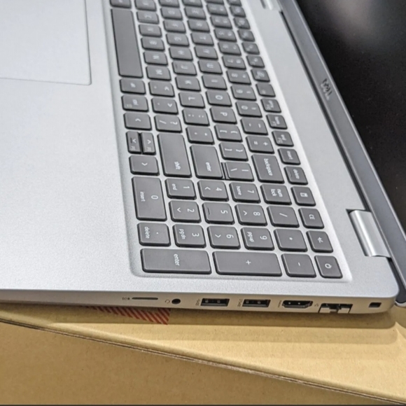 Laptop - Picture 8 of 9